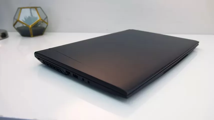 FASTEST Ryzen Gaming Laptop - XMG Core 17/Eluktronics RP-17 Review