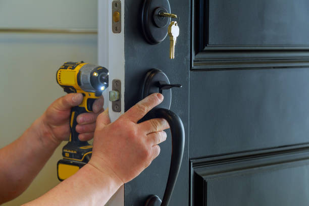 Benefits of Hiring A 24 Hour Emergency Locksmith Service