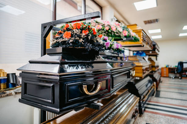 Comparing the Benefits of Burial Services and Cremation Services