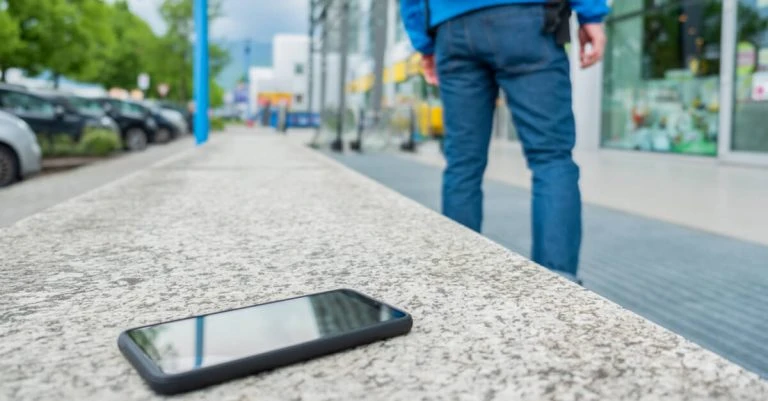 6 Things You Should Do When Your Phone Is Lost Or Stolen