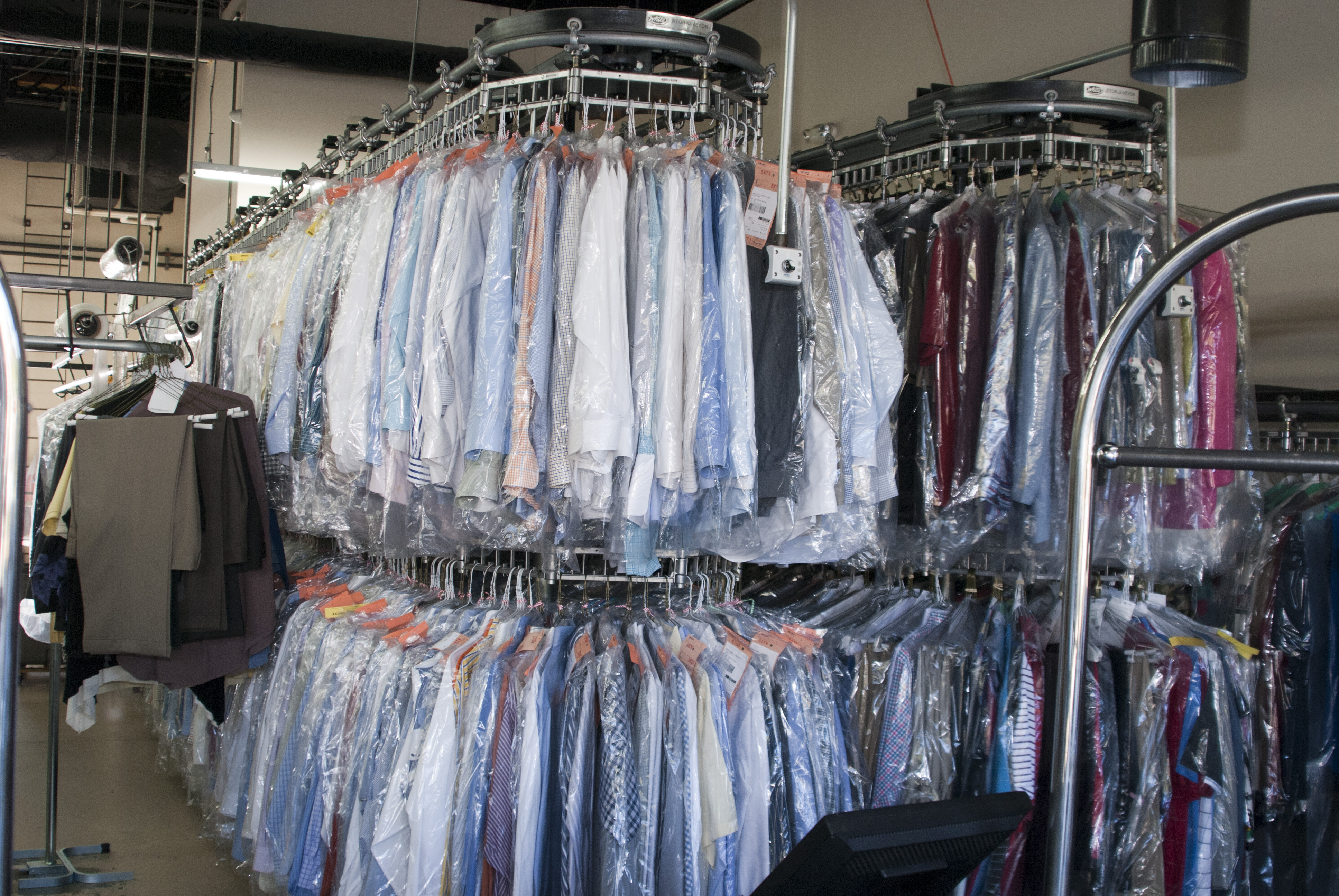 Find Dry Cleaners To Clean All Sorts Of Clothing In Bandra!