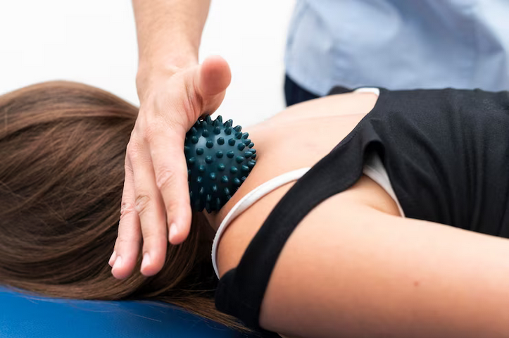 How Spinal Decompression Tables Can Help with Herniated Discs and Sciatica