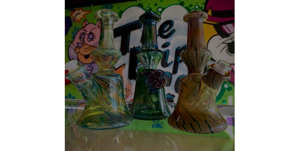 Advantages of Buying Bongs in a Glass Head Shop Near You | TechPlanet