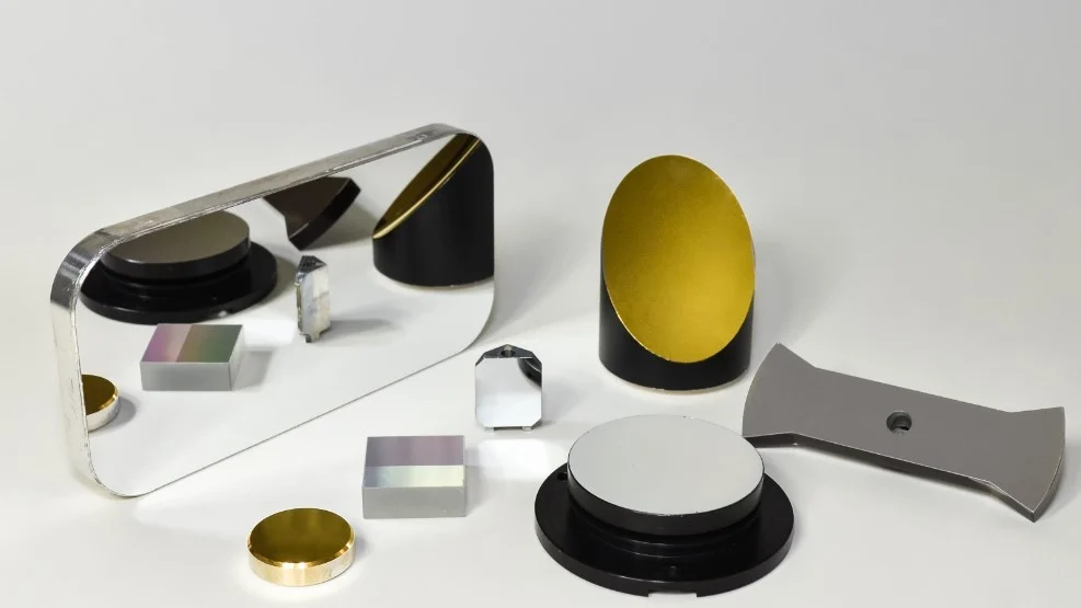 Reflecting Precision: The Art and Science of Custom Optical Mirrors