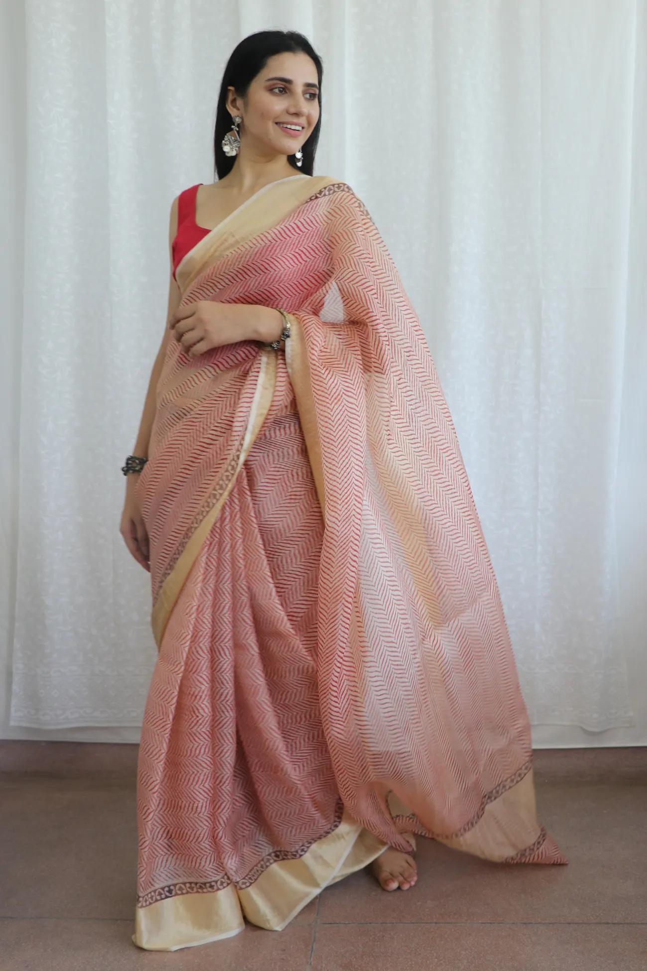 Shop Online For The Latest Saree At Affordable Prices