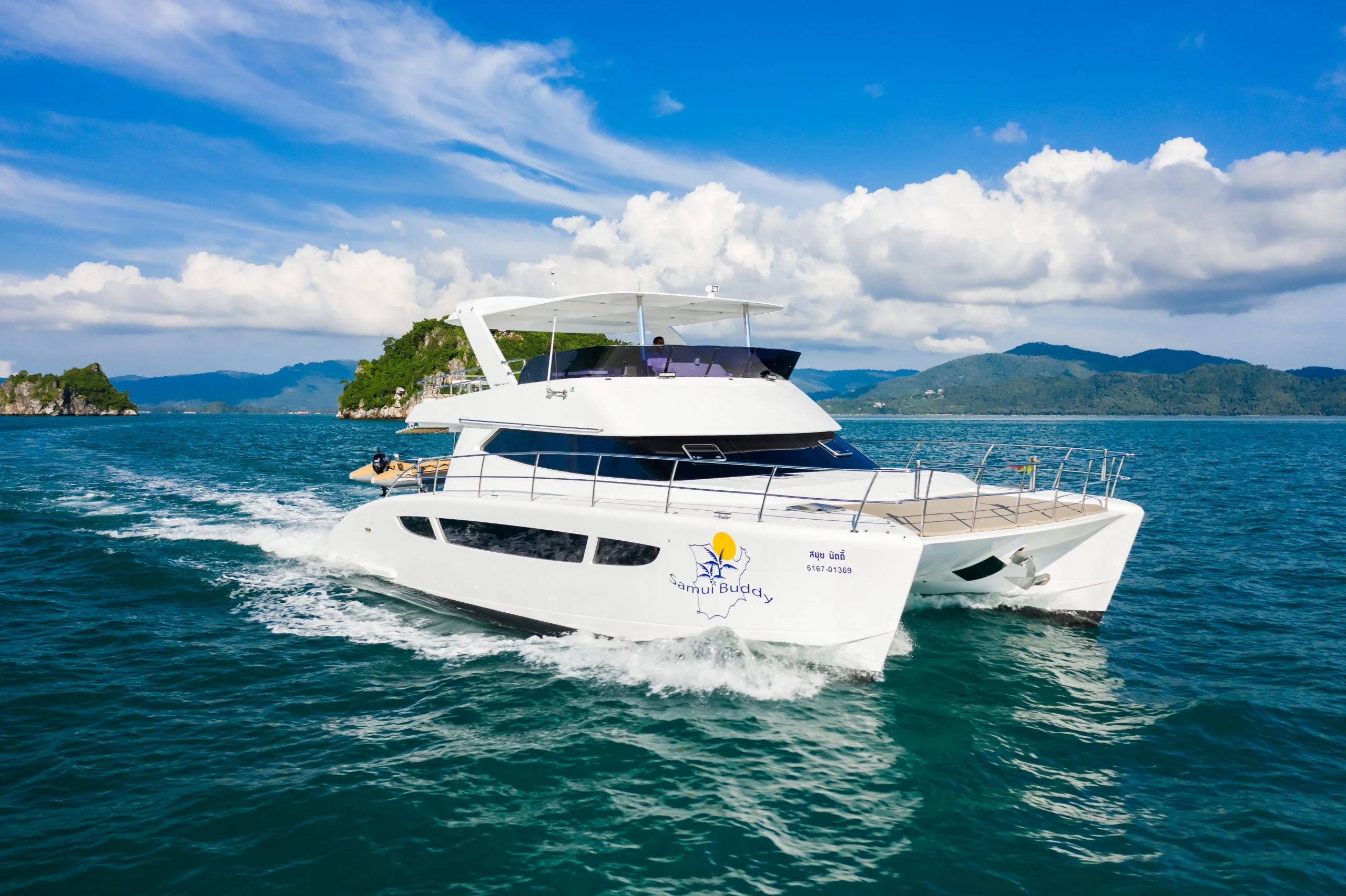 One-of-a-kind boat rental in Koh Samui for spending time during your vacation.