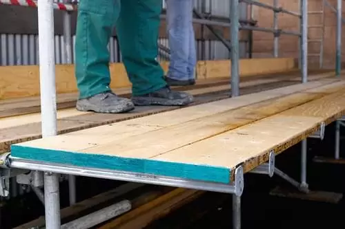 A Guide To Selecting And Using Scaffold Wooden Planks Safely
