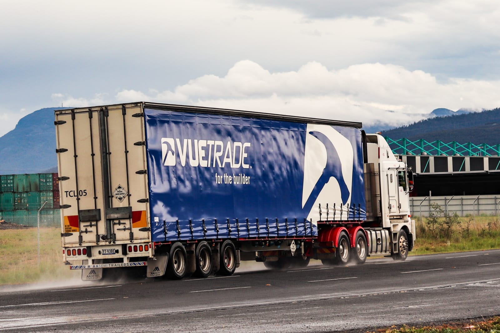 Tasmanian Triumph: Beyond Borders with Top Freight Companies