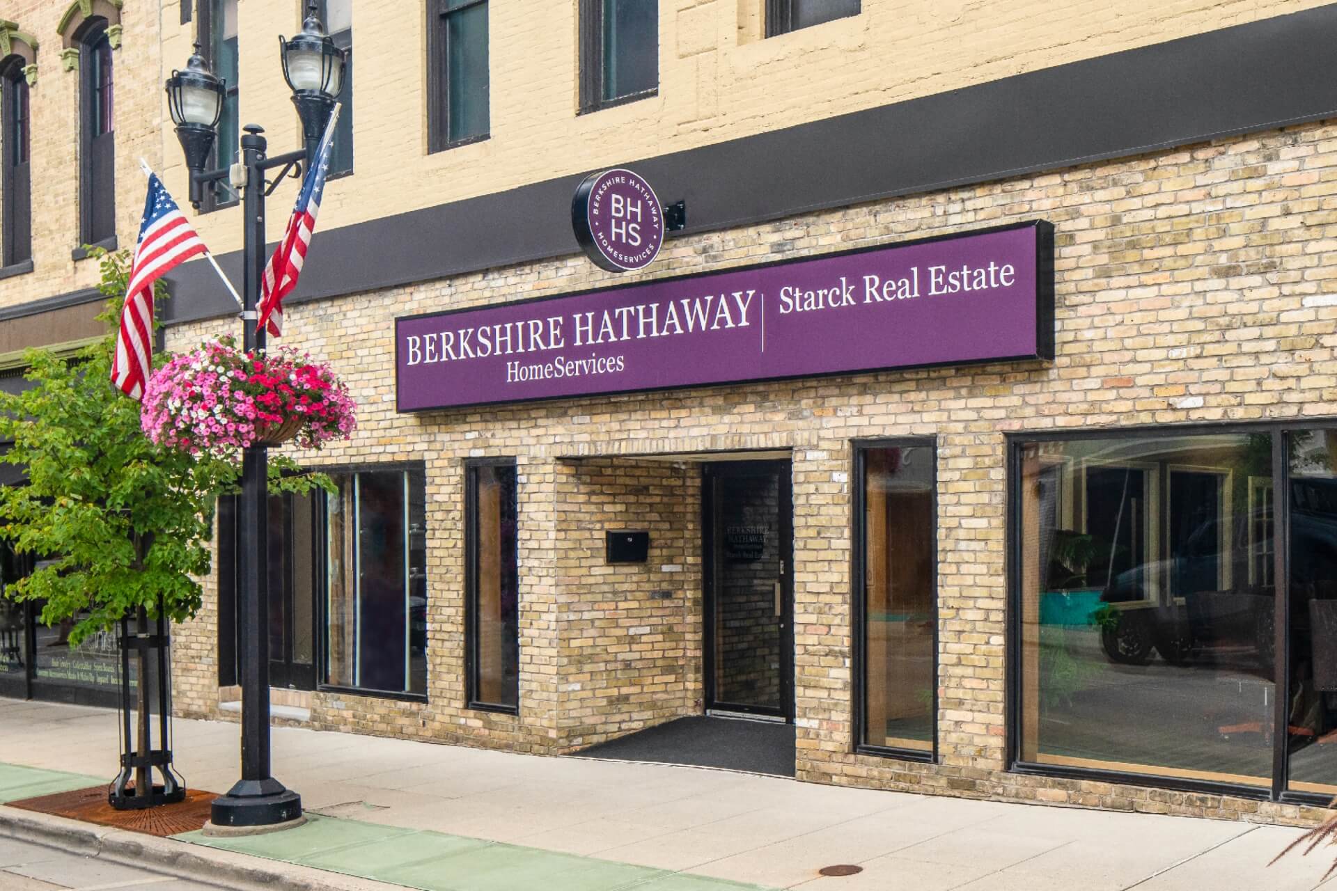 Berkshire Hathaway HomeServices: Elevating Real Estate in Illinois