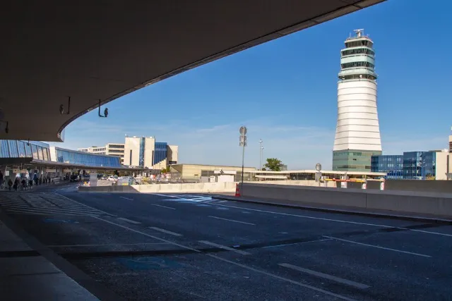 Navigating Vienna with Ease: A Comprehensive Guide to Vienna Airport Transfers
