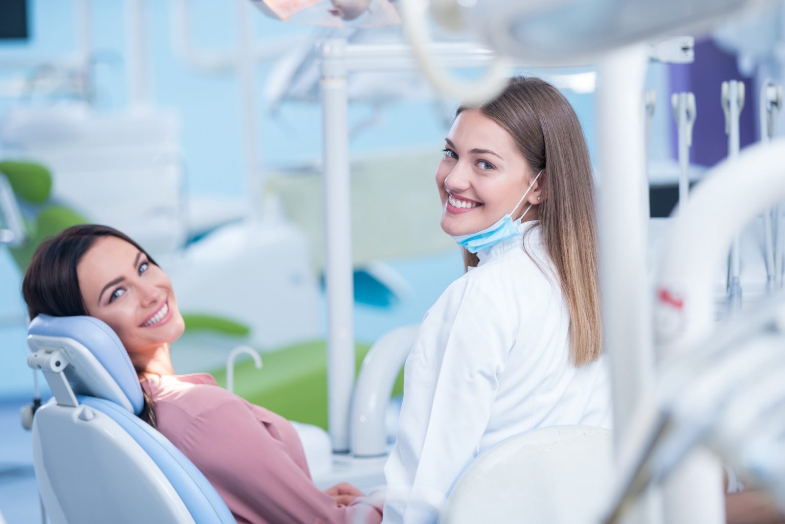 The Importance of Visiting a Periodontist for Sensitive Gums