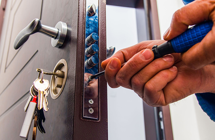 Enhancing Home Security: Locksmiths in Kansas City