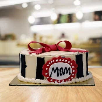 Sweet Surprises: The Joy of Mother's Day Cake Online Delivery